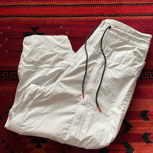 Nike ACG light grey cropped utility track pants size medium - Picture 15 of 16